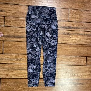 Lululemon leggings like new beautiful design